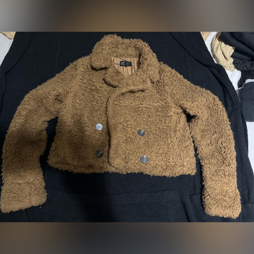 Brown teddy coat with pockets #wintercoats
Zara